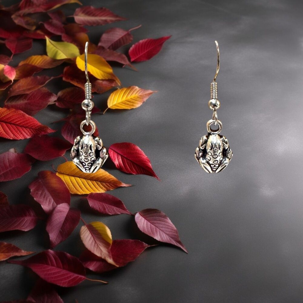 Indio Jewelry Little Silver Frog Earrings Item #2251